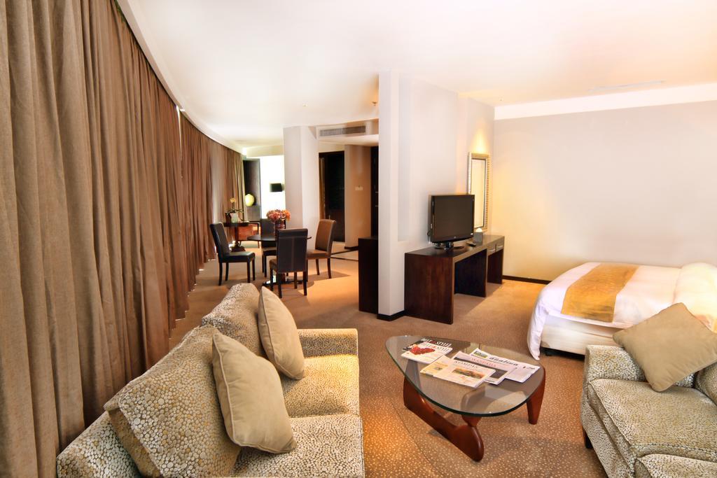 Grand Delta Hotel Medan Exterior photo