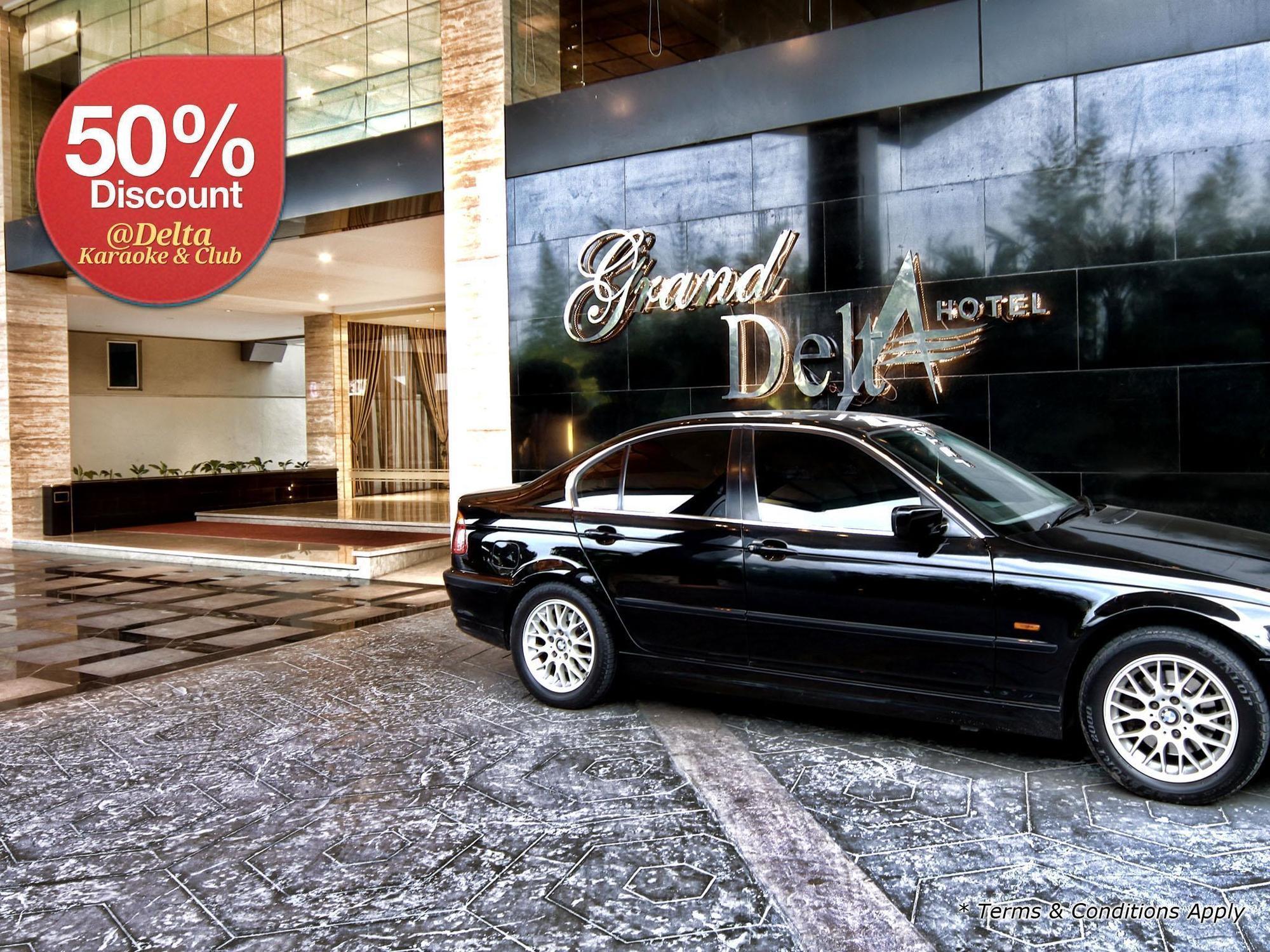 Grand Delta Hotel Medan Exterior photo